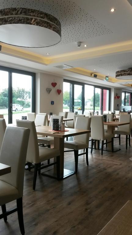 Alpenflair Hotel Buchloe Εξωτερικό φωτογραφία